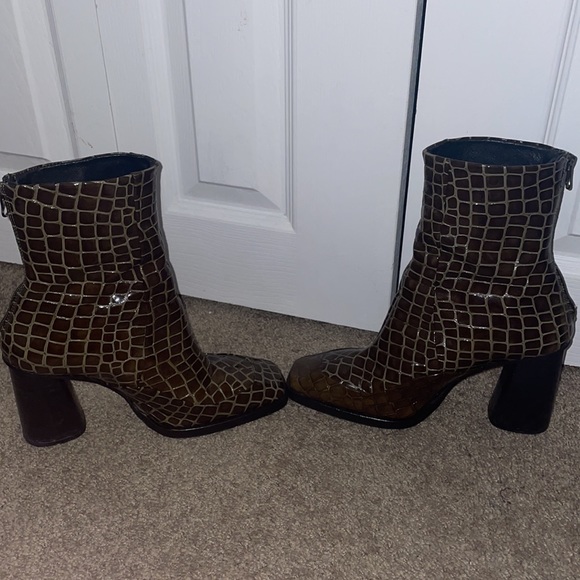 L’intervalle brown/green crocodile leather booties US size 9 - Picture 5 of 7